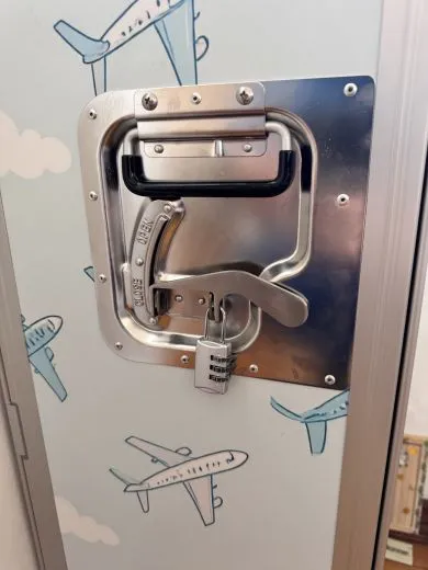 Trolley / Boxen Schloss