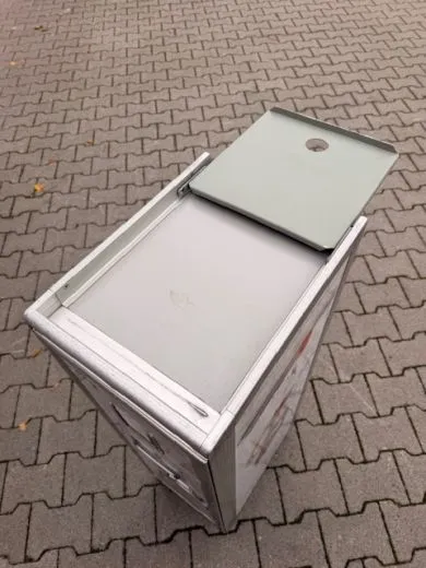 KLM Flugzeugtrolley