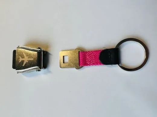 100 x Seatbelt Schlüsselanhänger m. Logo