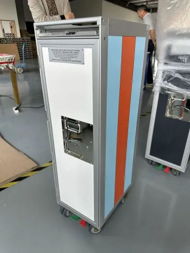 Flugzeugtrolley mit Werbedruck