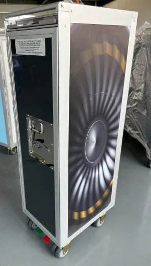 Flugzeugtrolley mit Werbedruck