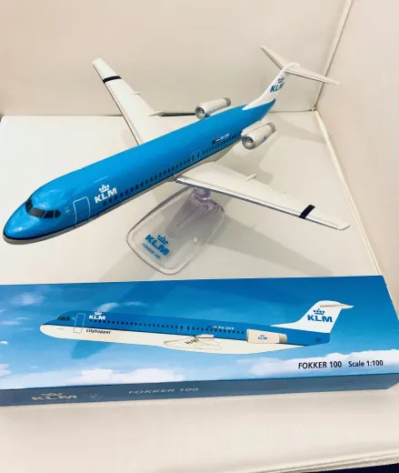 KLM Fokker 100