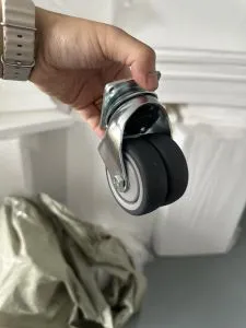 Ersatzrolle für Flugzeugtrolley silber